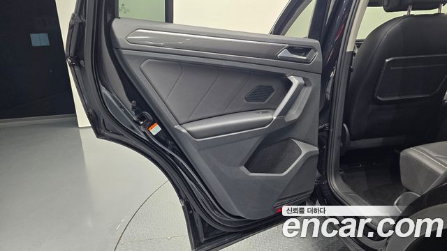 Volkswagen Tiguan (II) 2.0 TDI Prestige 2018 — фото 25