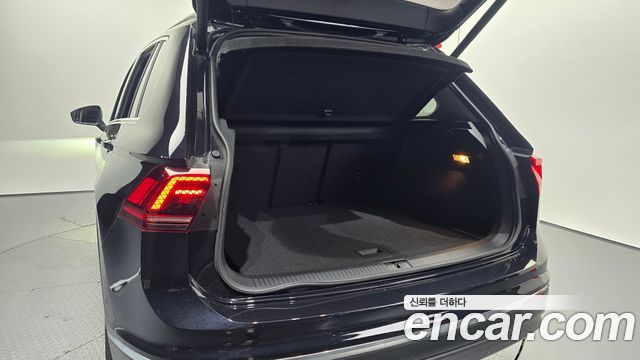 Volkswagen Tiguan (II) 2.0 TDI Prestige 2018 — фото 27