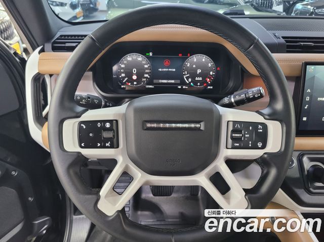 Land Rover Defender (L663) 110 P300 X-Dynamic SE 2025 — фото 4