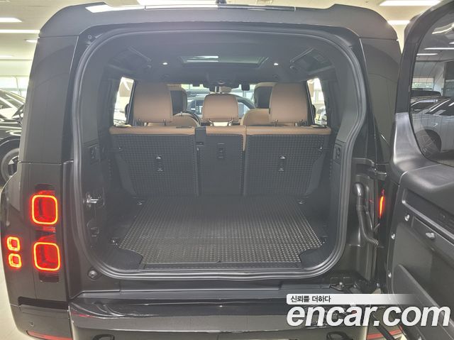 Land Rover Defender (L663) 110 P300 X-Dynamic SE 2025 — фото 23