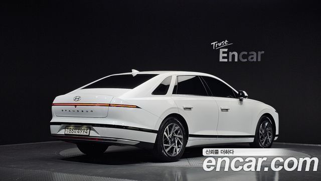 Hyundai Grandeur (GN7) 2,5 Gasoline 2WD Exclusive 2023 — фото 2