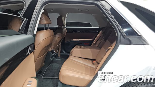 Hyundai Grandeur (GN7) 2,5 Gasoline 2WD Exclusive 2023 — фото 11