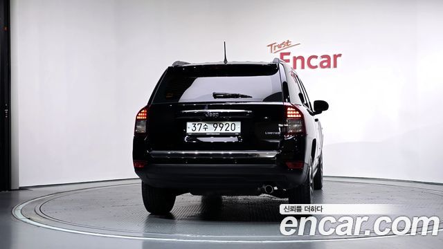 Jeep Compass 2.4 Limited 1st 2015 — фото 4