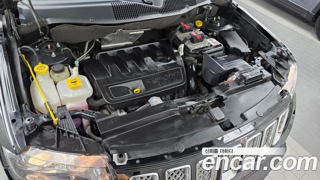 Jeep Compass 2.4 Limited 1st 2015 — фото 6