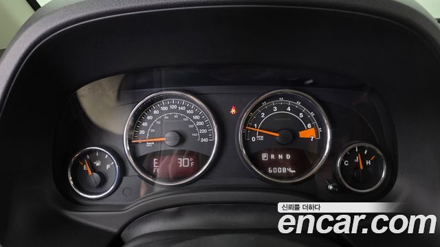 Jeep Compass 2.4 Limited 1st 2015 — фото 8