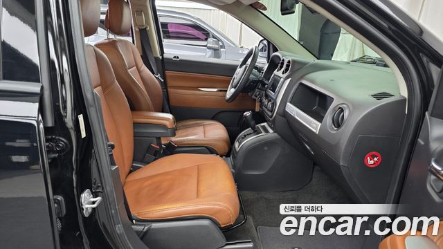 Jeep Compass 2.4 Limited 1st 2015 — фото 11