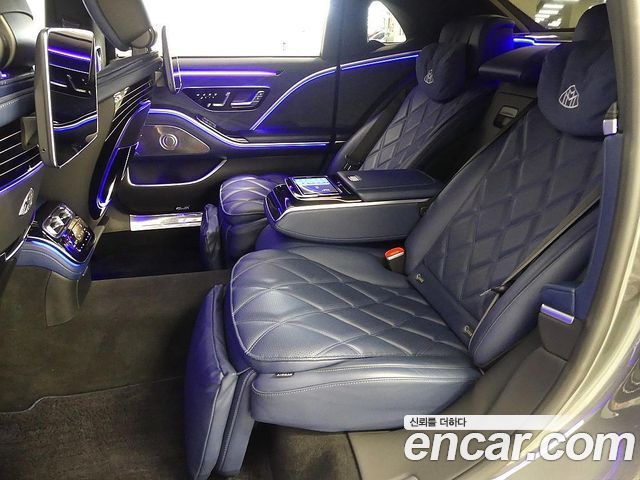Mercedes-Benz S-Class (W223) Maybach S580 4MATIC Metropolitan Nightwalk 2022 — фото 20