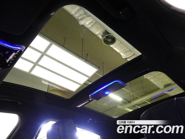 Mercedes-Benz S-Class (W223) Maybach S580 4MATIC Metropolitan Nightwalk 2022 — фото 23