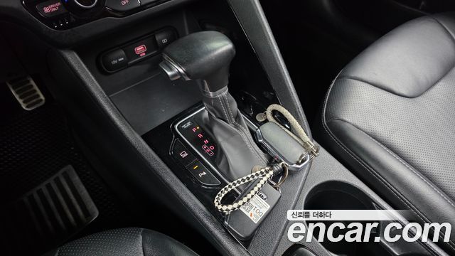 Kia Niro 1.6 HEV Noblesse Special 2020 — фото 9
