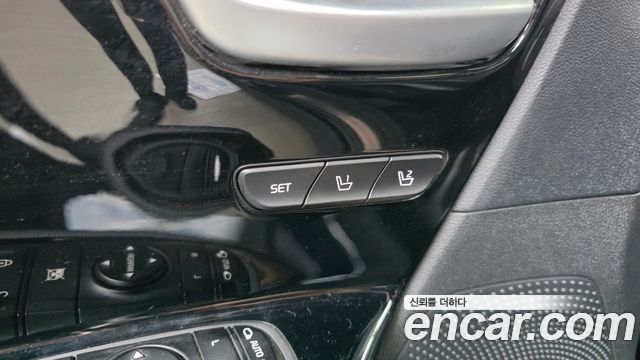 Kia Niro 1.6 HEV Noblesse Special 2020 — фото 13