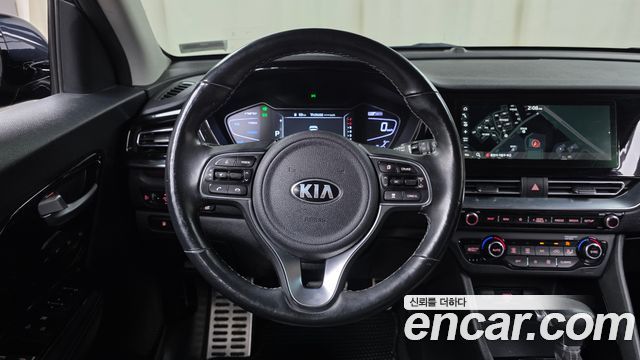 Kia Niro 1.6 HEV Noblesse Special 2020 — фото 15