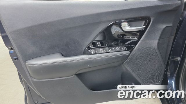 Kia Niro 1.6 HEV Noblesse Special 2020 — фото 24