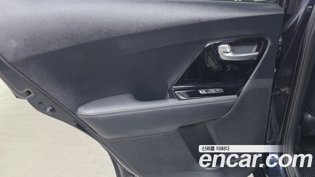 Kia Niro 1.6 HEV Noblesse Special 2020 — фото 25
