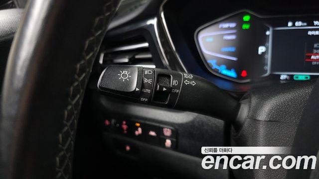 Kia Niro 1.6 HEV Noblesse Special 2020 — фото 31