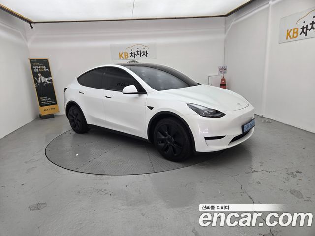 Tesla Model Y RWD 2024 — фото 2
