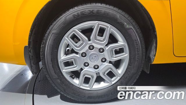 Hyundai Staria L3.5  Kinder Safety Car 13-Seater 2023 — фото 5