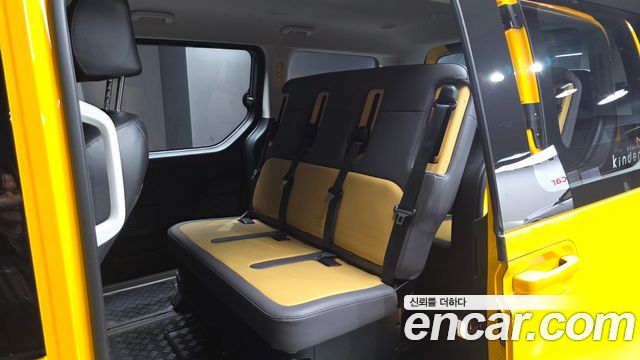 Hyundai Staria L3.5  Kinder Safety Car 13-Seater 2023 — фото 12