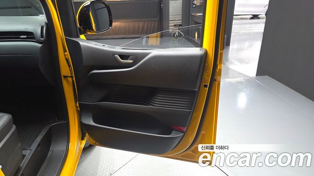 Hyundai Staria L3.5  Kinder Safety Car 13-Seater 2023 — фото 25