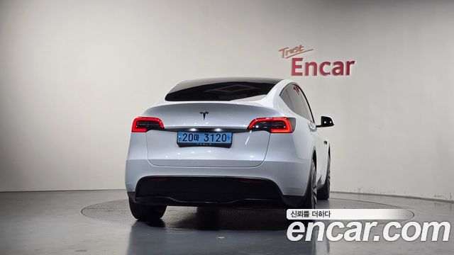 Tesla Model Y RWD 2024 — фото 4