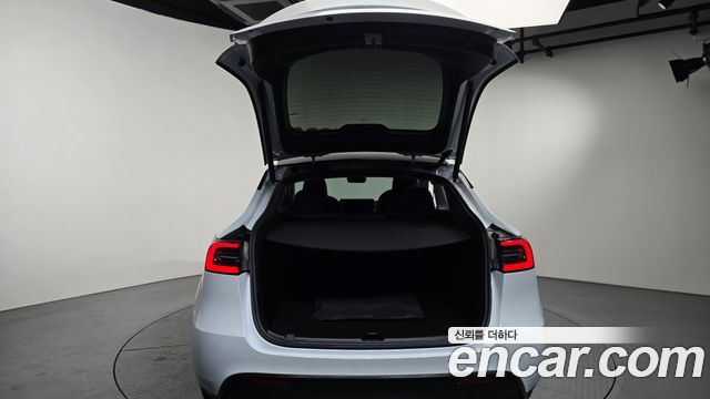 Tesla Model Y RWD 2024 — фото 16