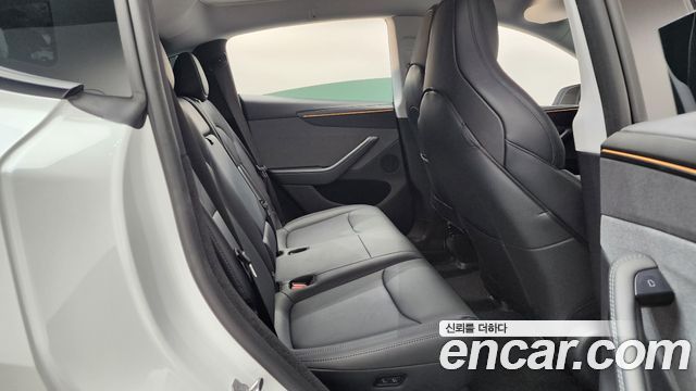 Tesla Model Y RWD 2025 — фото 11