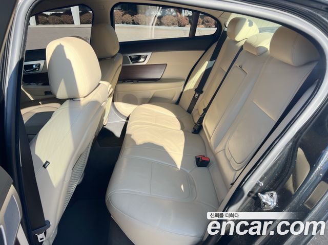 Jaguar XF 2.2D Luxury X250 2014 — фото 15