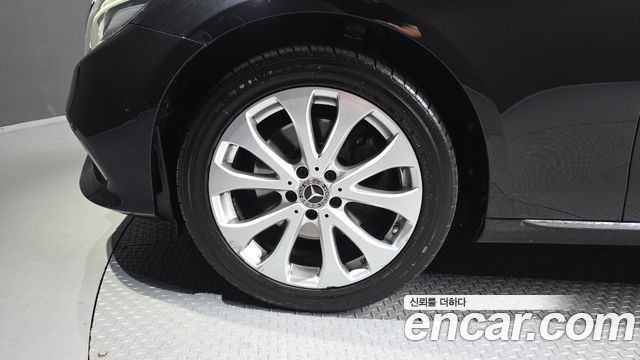 Mercedes-Benz E-Class (W213) E220d 4MATIC Exclusive 2020 — фото 5