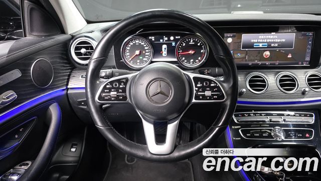 Mercedes-Benz E-Class (W213) E220d 4MATIC Exclusive 2020 — фото 13