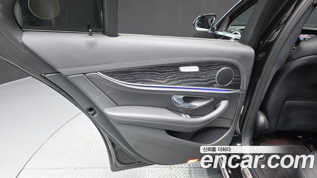 Mercedes-Benz E-Class (W213) E220d 4MATIC Exclusive 2020 — фото 25