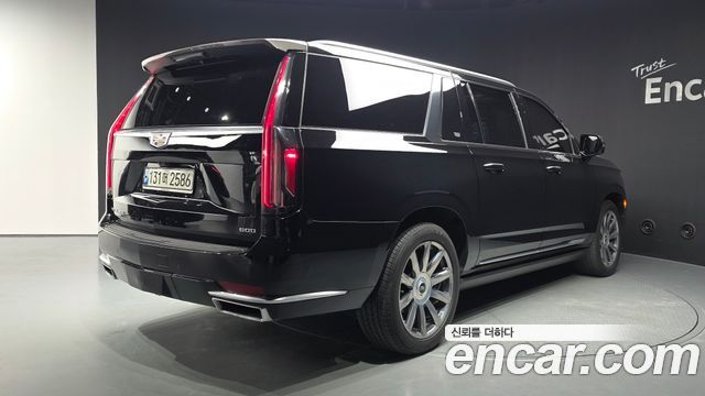 Cadillac Escalade (V) 6.2 ESV ESV Premium Luxury Platinum 2021 — фото 2