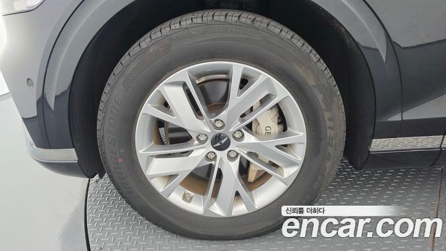 Genesis GV70 2.5T Gasoline 2WD 2025 — фото 5