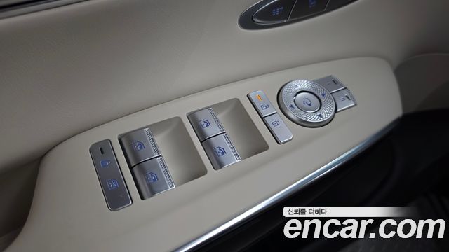 Genesis GV70 2.5T Gasoline 2WD 2025 — фото 39
