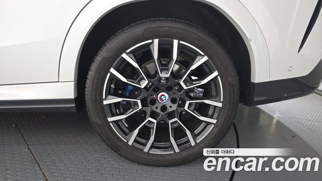 BMW X6 (G06) xDrive40i M Sport 2024 — фото 21
