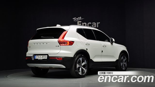 Volvo XC40 B4 Ultimate Bright 2023 — фото 2