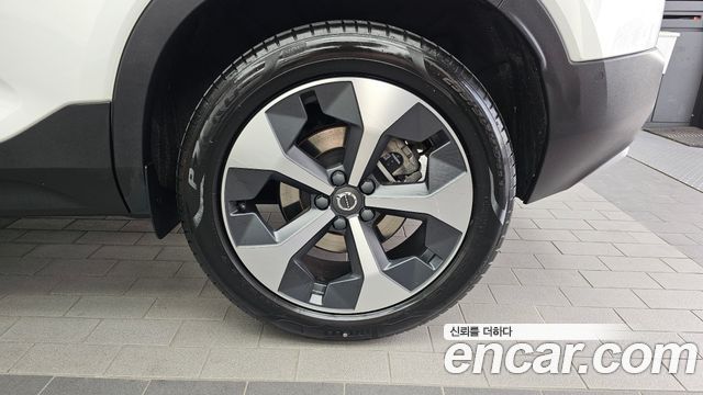 Volvo XC40 B4 Ultimate Bright 2023 — фото 21