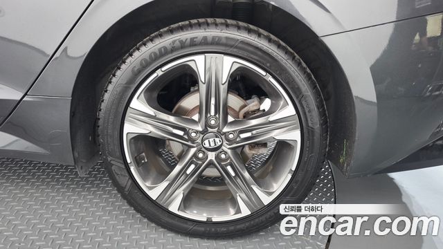 Kia K5 (III) 2.0 Noblesse 2020 — фото 21