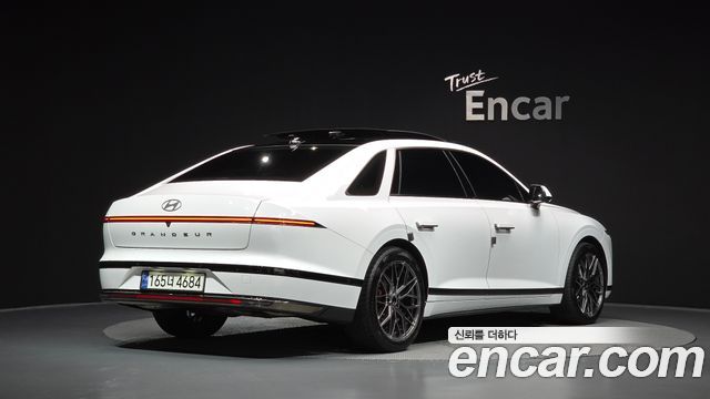 Hyundai Grandeur Hybrid (GN7) Calligraphy 2023 — фото 2