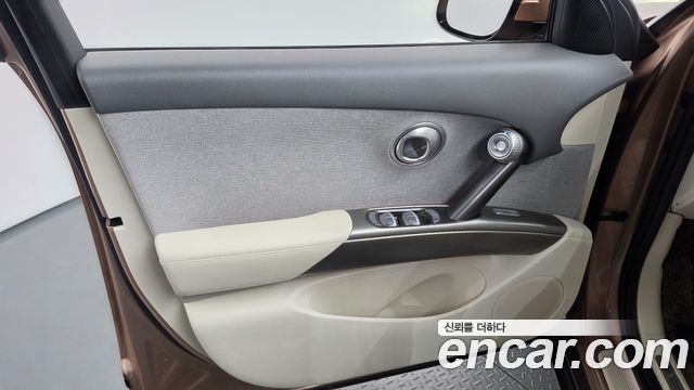 Genesis GV60 Standard 2022 — фото 24
