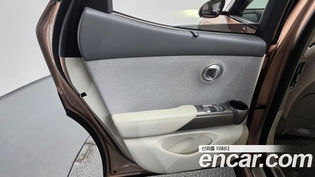 Genesis GV60 Standard 2022 — фото 25