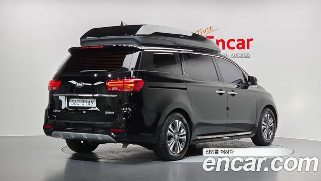 Kia Carnival 9-Seater Hi-Limousine Luxury 2019 — фото 2