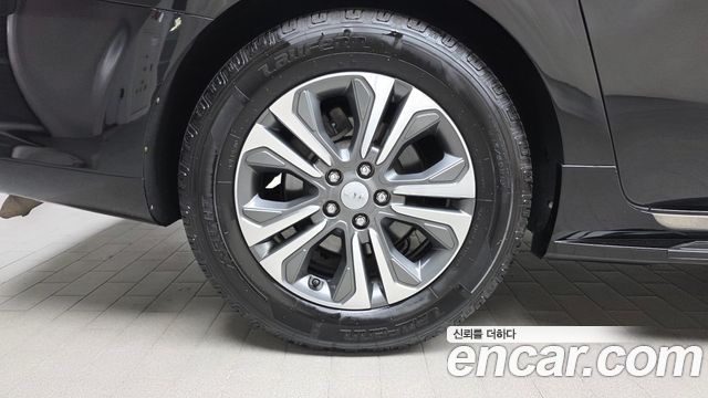 Kia Carnival 9-Seater Hi-Limousine Luxury 2019 — фото 5