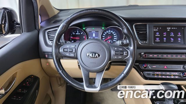 Kia Carnival 9-Seater Hi-Limousine Luxury 2019 — фото 13