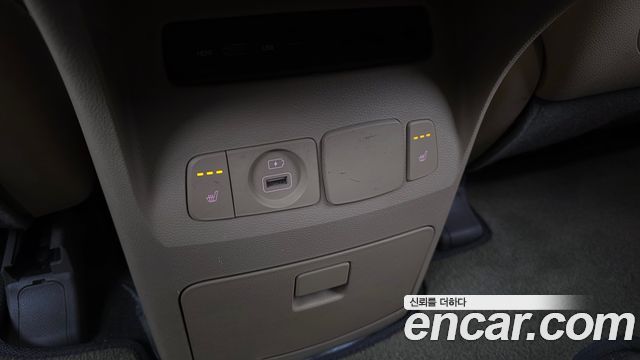 Kia Carnival 9-Seater Hi-Limousine Luxury 2019 — фото 16
