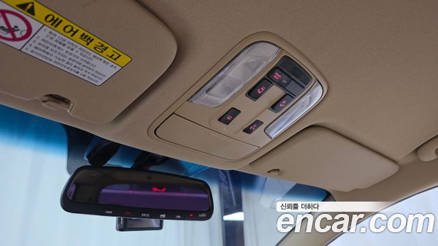 Kia Carnival 9-Seater Hi-Limousine Luxury 2019 — фото 19