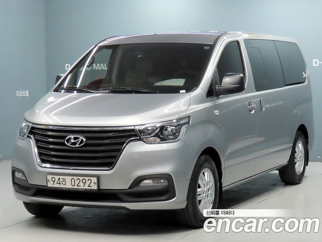 Hyundai Grand Starex Van 5-Seater Modern