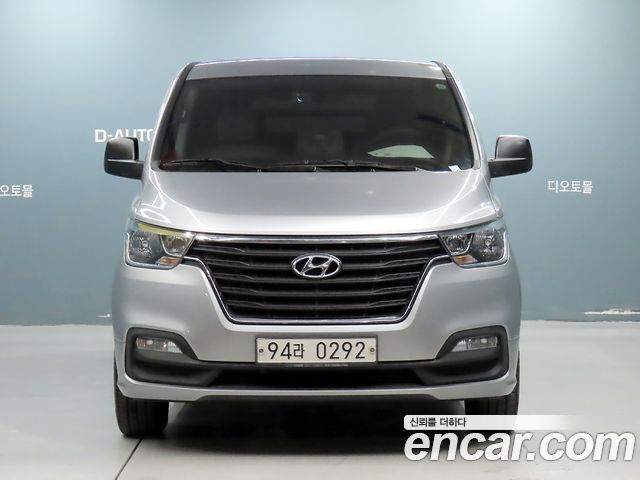 Hyundai Grand Starex Van 5-Seater Modern 2021 — фото 2