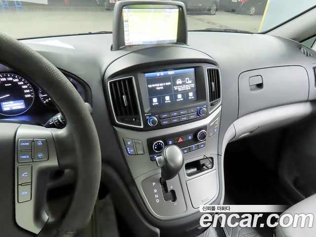 Hyundai Grand Starex Van 5-Seater Modern 2021 — фото 15