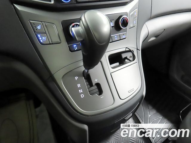 Hyundai Grand Starex Van 5-Seater Modern 2021 — фото 16