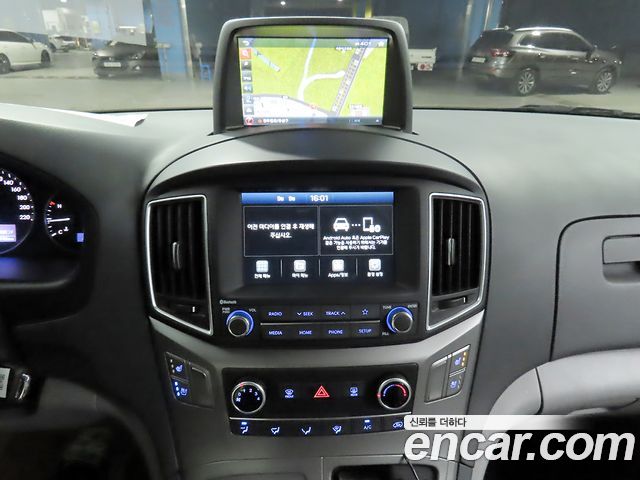 Hyundai Grand Starex Van 5-Seater Modern 2021 — фото 17