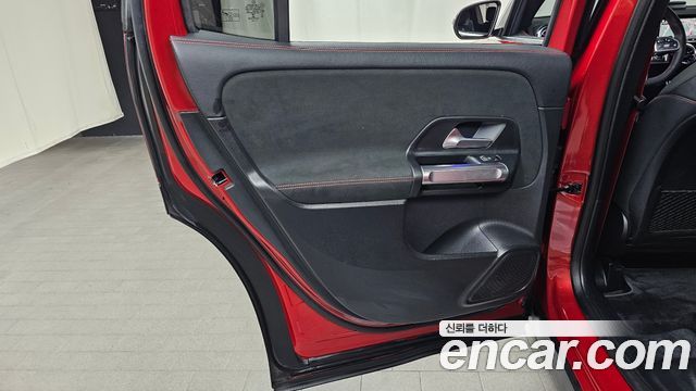 Mercedes-Benz GLB-Class (X247) AMG GLB35 4MATIC 2021 — фото 25